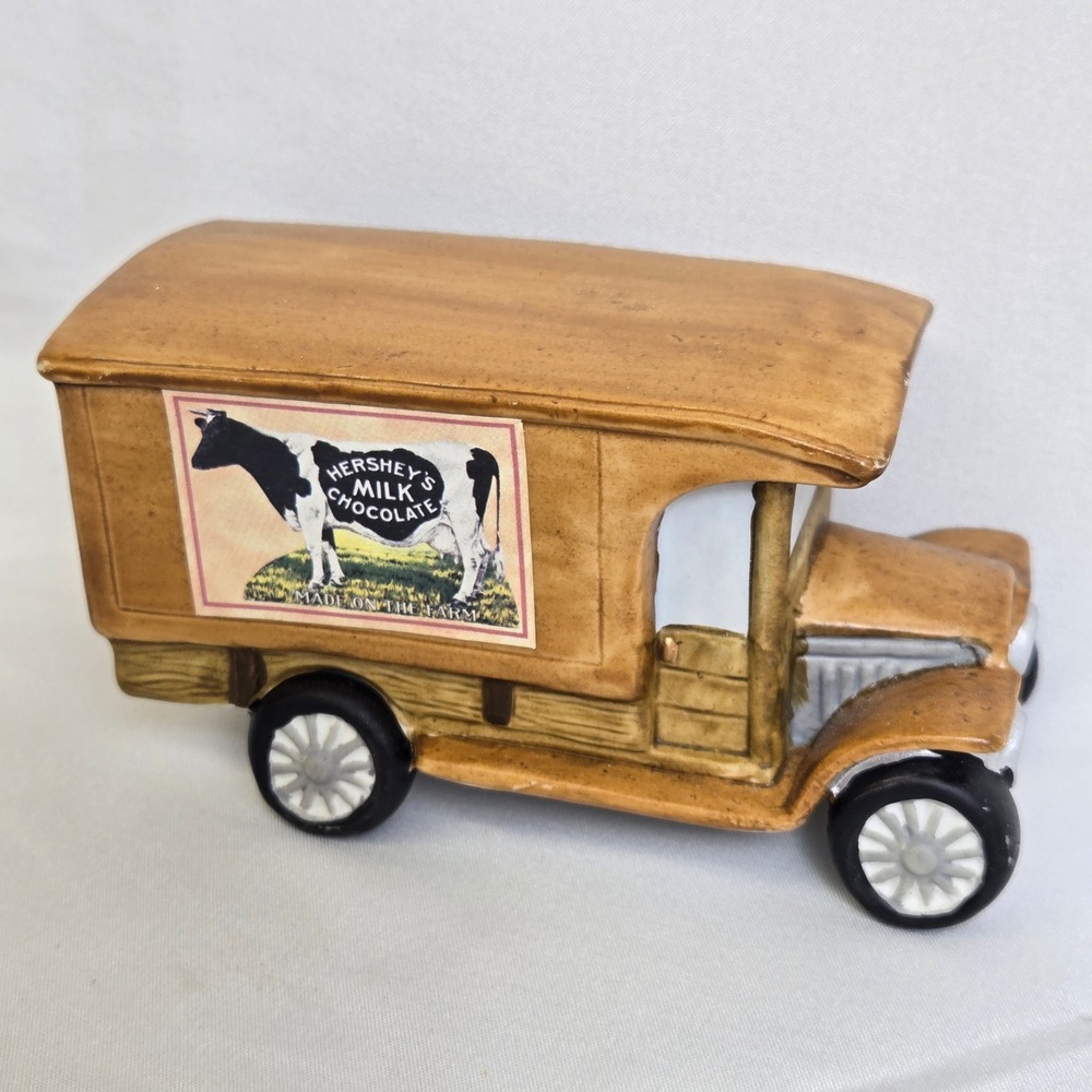 Hershey's Holiday Village Milk Delivery Truck Porcelain Figure Vintage 2001